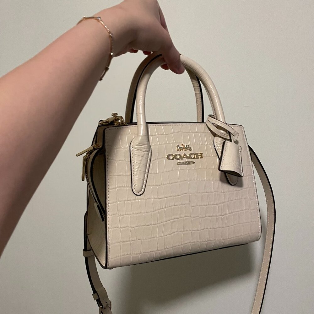 MUST GO! COACH MEDIUM ANDREA CARRYALL
